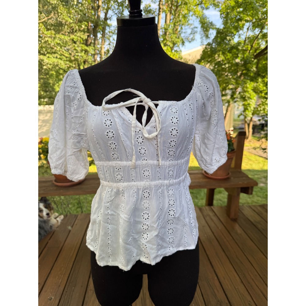 NWT Sim & Sam White Eyelet Peasant Top Smocked Waist Puff Sleeve Blouse  Small